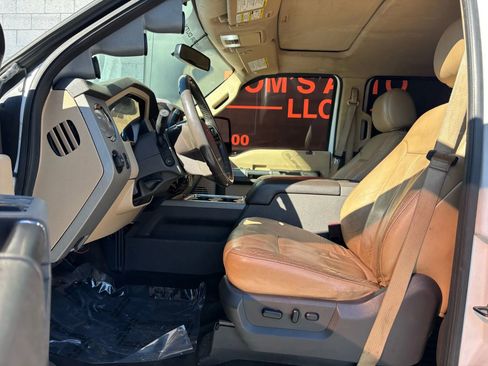 Used 2014 Ford F250 Lariat w/ Lariat Chrome Package image 17