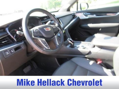 Used 2025 Cadillac XT5 Premium Luxury image 15