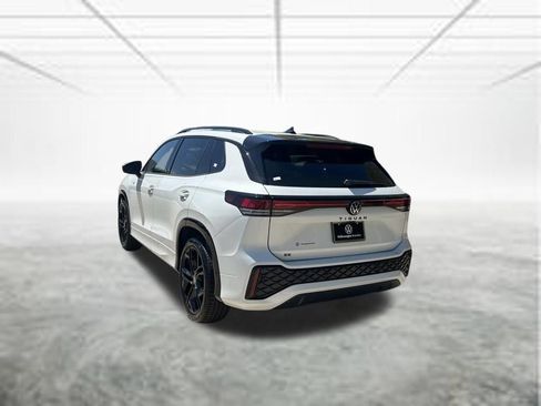 New 2026 Volkswagen Tiguan SE R-Line FWD image 3