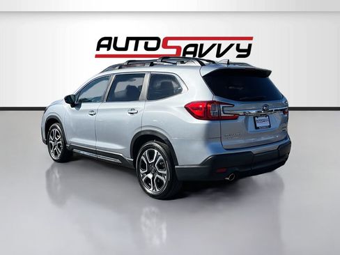Used 2025 Subaru Ascent Limited w/ Popular Package #2 AWD/4WD image 5