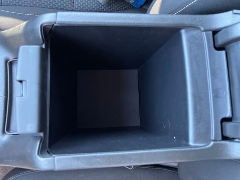 Used 2023 GMC Acadia SLE w/ Driver Convenience Package image 29