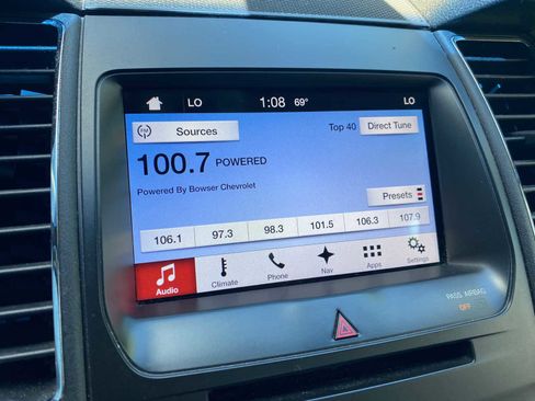 Used 2016 Ford Taurus SEL w/ Equipment Group 201A FWD image 18