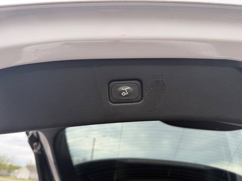 Certified 2023 Ford Edge SEL w/ Convenience Package AWD/4WD image 9