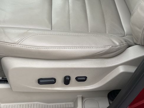 Used 2015 Ford C-MAX Energi SEL w/ Equipment Group 303A FWD image 18