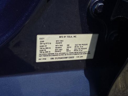 Used 2021 Tesla Model Y Long Range AWD/4WD image 27