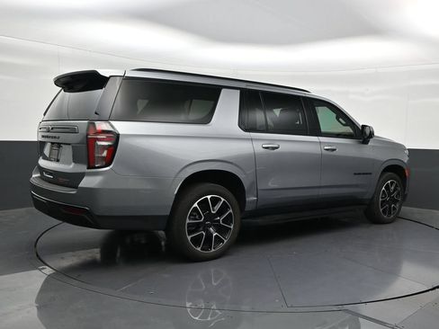 Used 2024 Chevrolet Suburban RST w/ Luxury Package RWD image 5