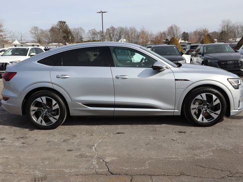 Used 2020 Audi e-tron Premium Plus image 4