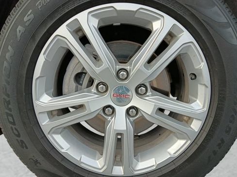 Used 2022 GMC Terrain SLE w/ LPO, Floor Liner Package FWD image 23