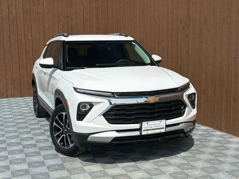 Used 2024 Chevrolet TrailBlazer LT w/ Driver Confidence Package FWD image 9