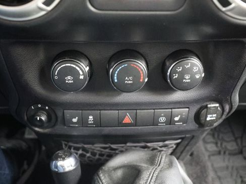 Used 2017 Jeep Wrangler Unlimited Rubicon w/ Dual Top Group image 26