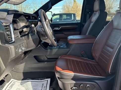 Used 2025 GMC Sierra 3500 Denali Ultimate AWD/4WD image 11