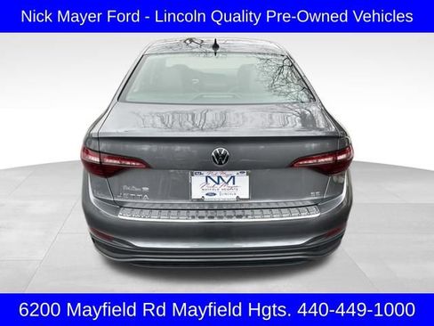 Used 2023 Volkswagen Jetta SE image 6