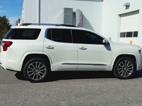 Used 2022 GMC Acadia Denali image 9
