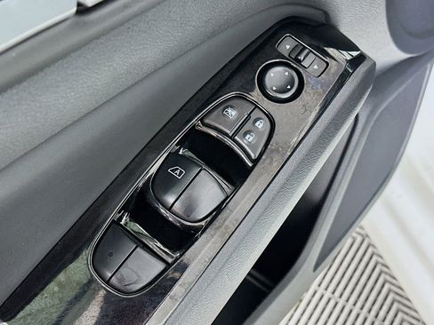 Used 2023 Nissan Altima 2.5 SV image 17