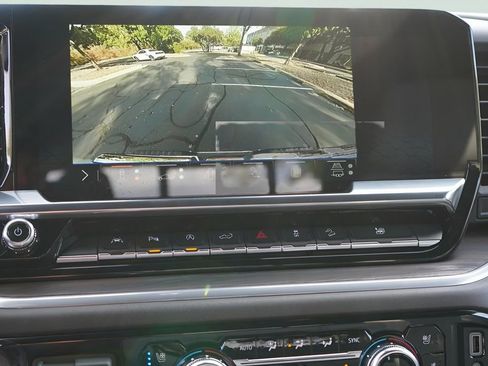 New 2026 GMC Sierra 1500 SLT image 13