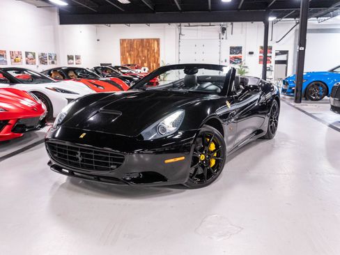 Used 2013 Ferrari 458 Spider RWD image 56