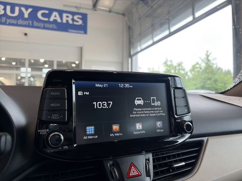 Used 2020 Hyundai Elantra GT FWD image 31