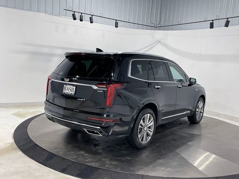 Used 2025 Cadillac XT6 Premium Luxury image 11