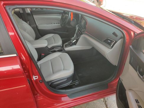 Used 2017 Hyundai Elantra Limited w/ Limited Ultimate Package 09 FWD image 16