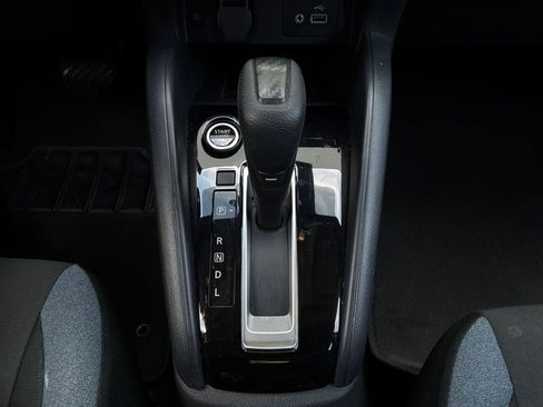 Used 2025 Nissan Versa SV FWD image 21