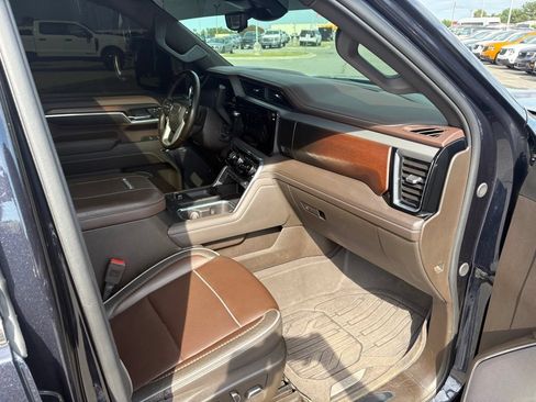 Used 2024 GMC Sierra 2500 Denali w/ Denali Reserve Package AWD/4WD image 25