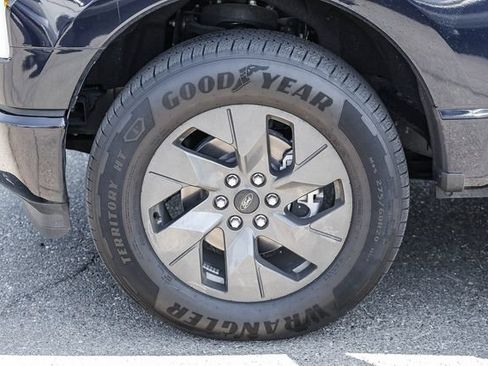 Used 2025 Ford F150 Lightning Flash AWD/4WD image 11
