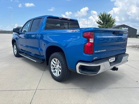 Used 2022 Chevrolet Silverado 1500 LT w/ Convenience Package II AWD/4WD image 43