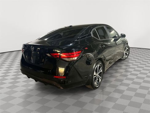 Used 2023 Nissan Sentra SV image 3