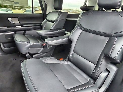 New 2026 Ford Expedition Max Platinum image 19