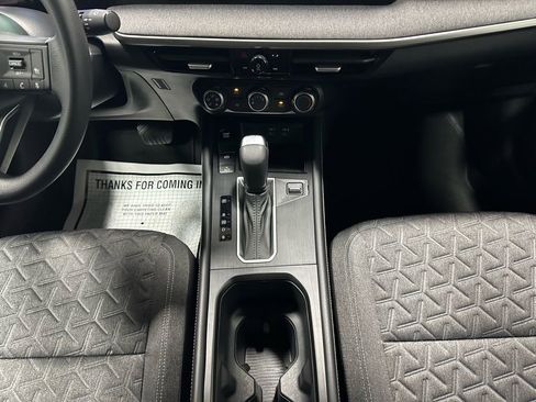 Used 2025 Nissan Kicks SV AWD/4WD image 32