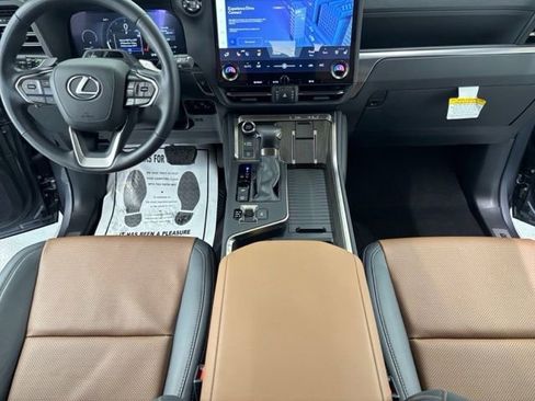 Used 2026 Lexus GX 550 w/ Cold Area Package AWD/4WD image 13