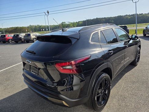 Used 2024 Chevrolet Trax ACTIV image 5