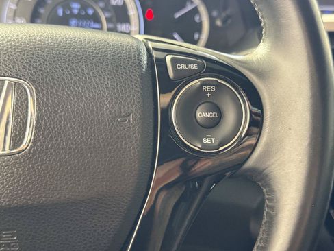 Used 2017 Honda Accord EX-L image 27