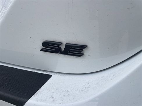 Used 2023 Toyota Camry SE image 30
