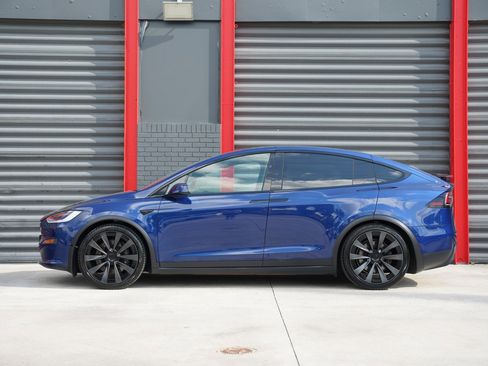 Used 2023 Tesla Model X image 3
