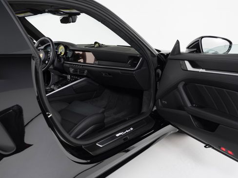 Used 2024 Porsche 911 Turbo S image 29
