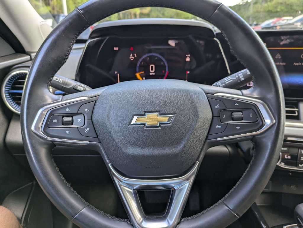 Used 2024 Chevrolet Trax LT w/ Driver Confidence Package FWD image 27