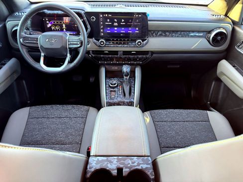 Used 2024 Chevrolet Colorado ZR2 image 19