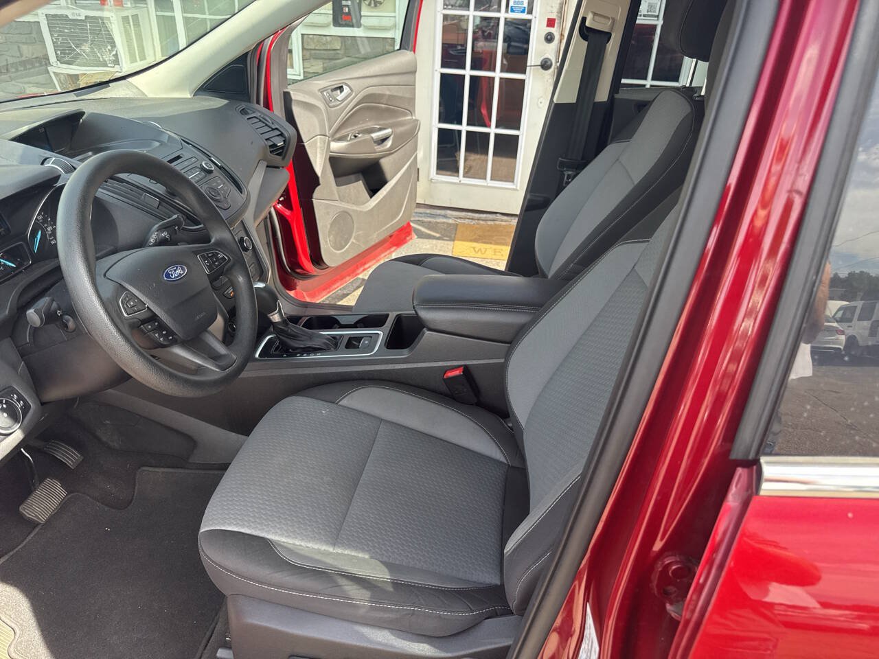 Used 2017 Ford Escape SE AWD/4WD image 9