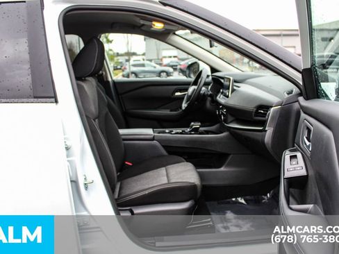 Used 2025 Nissan Rogue SV image 20