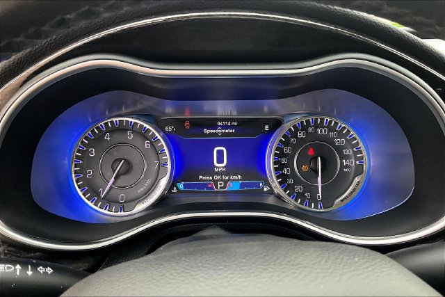 Used 2016 Chrysler 200 C FWD image 13