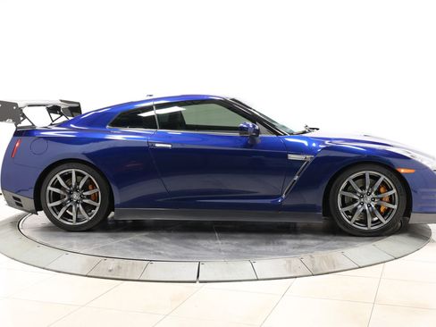 Used 2014 Nissan GT-R Premium image 58
