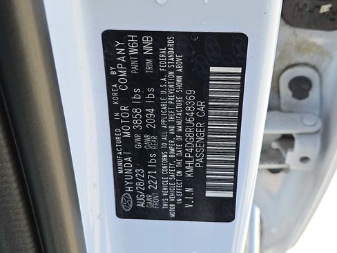 Used 2024 Hyundai Elantra Limited image 35