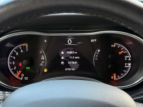 Used 2021 Jeep Grand Cherokee Laredo X AWD/4WD image 29