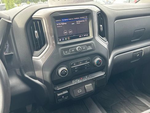 Used 2020 Chevrolet Silverado 2500 Custom w/ Custom Convenience Package AWD/4WD image 11