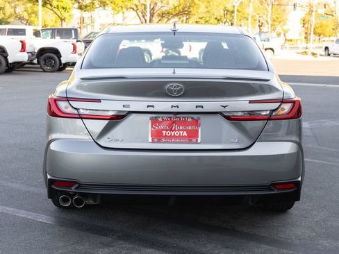 Used 2026 Toyota Camry SE w/ Convenience Package FWD image 6