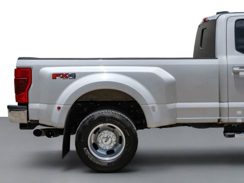 Used 2020 Ford F350 Lariat w/ Lariat Ultimate Package AWD/4WD image 6