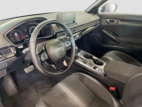 Used 2025 Honda Civic Sport image 9