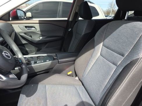 Used 2023 Nissan Rogue SV image 5