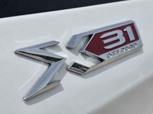 Used 2025 GMC Sierra 1500 SLT w/ SLT Premium Plus Package image 8